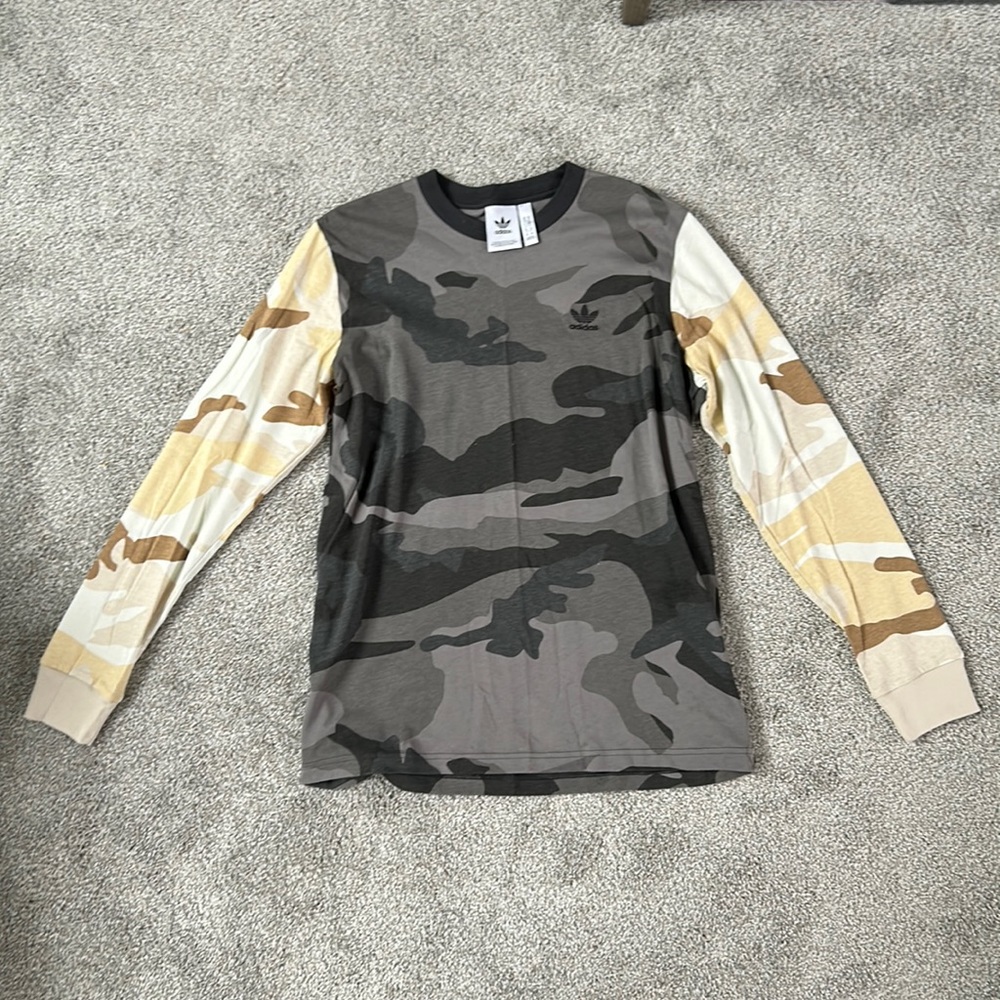 Men’s Multi-Colored Camo Long Sleeve Crew Neck Shirt - Never Worn - Size M